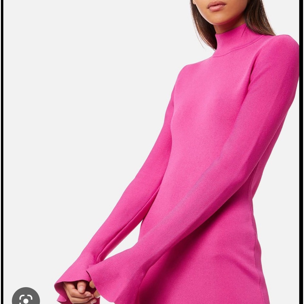 Absolutely gorgeous Micheal Kors ulta pink body on dress! Great for Valentines!